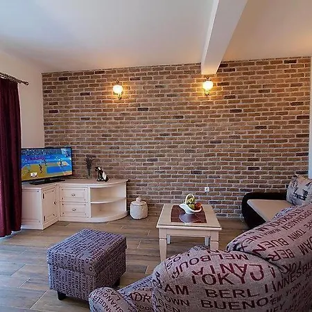 Bellavista Mit Beheiztem Pool Und Garten Holiday home Makarska