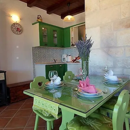 Bellavista Mit Beheiztem Pool Und Garten Makarska
