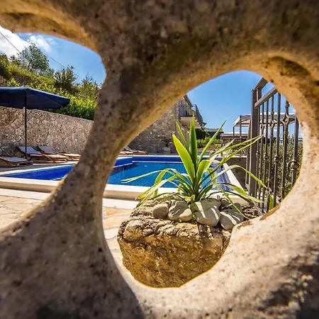 Bellavista Mit Beheiztem Pool Und Garten Holiday home